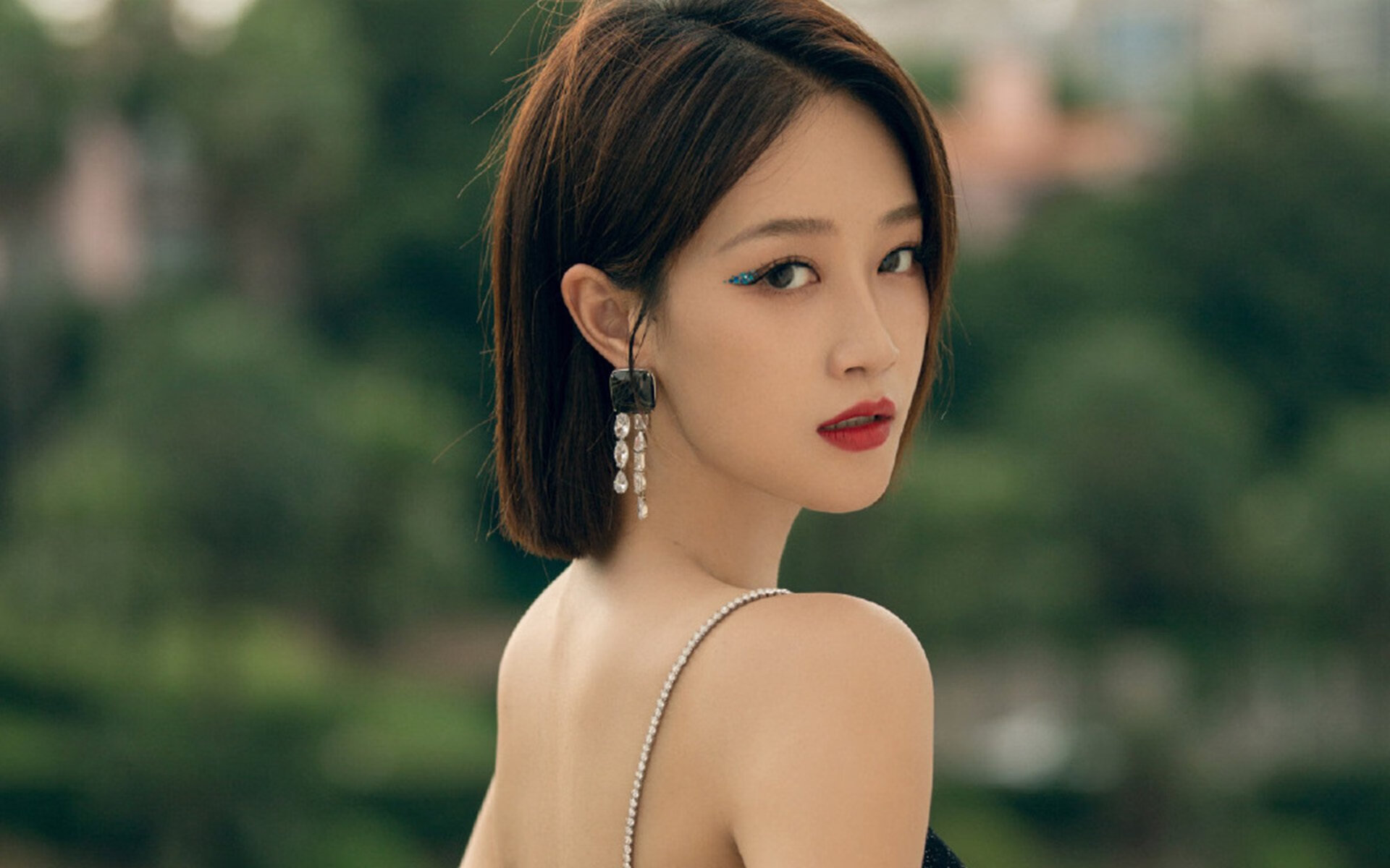 当东契奇化身冷面杀手，关键战的血性与艺术